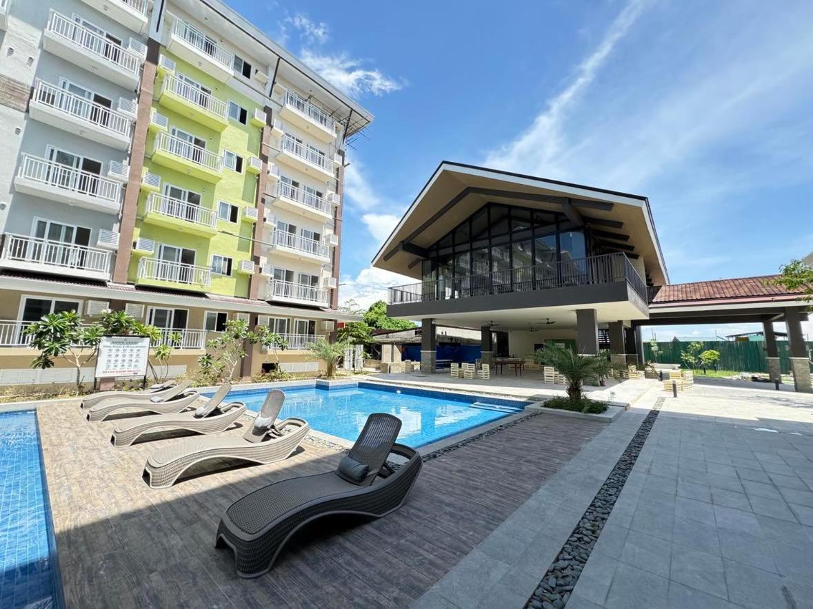 Ania Suite Room มักตัน ภายนอก รูปภาพ